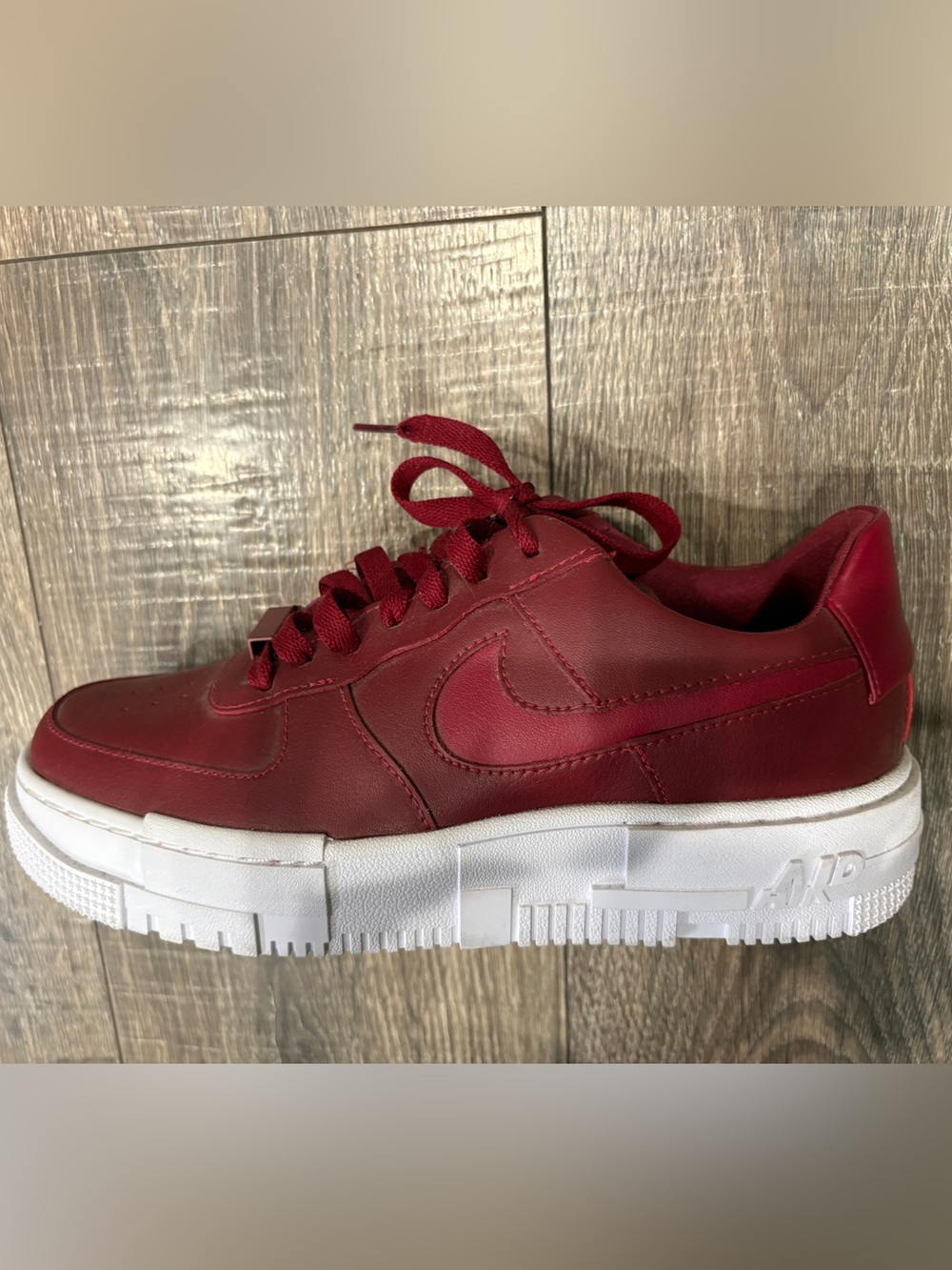 Nike Women's Air Force One Pixel team red and white size 8 like new - Picture 2 of 16
